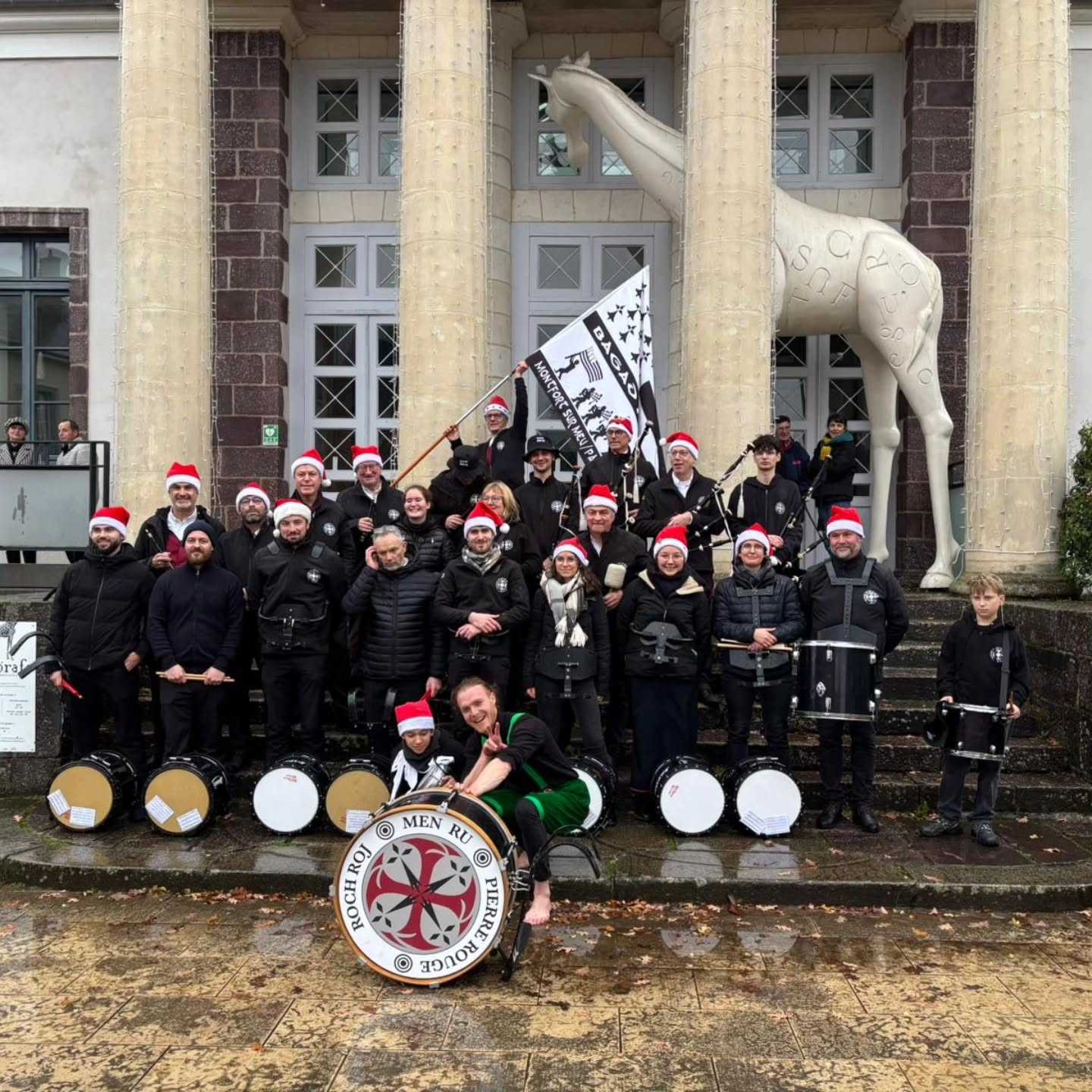 Photos de la traditionnelle Saint Nicolas de Montfort sur Meu !

Merci aux organisateurs de nous avoir invité.