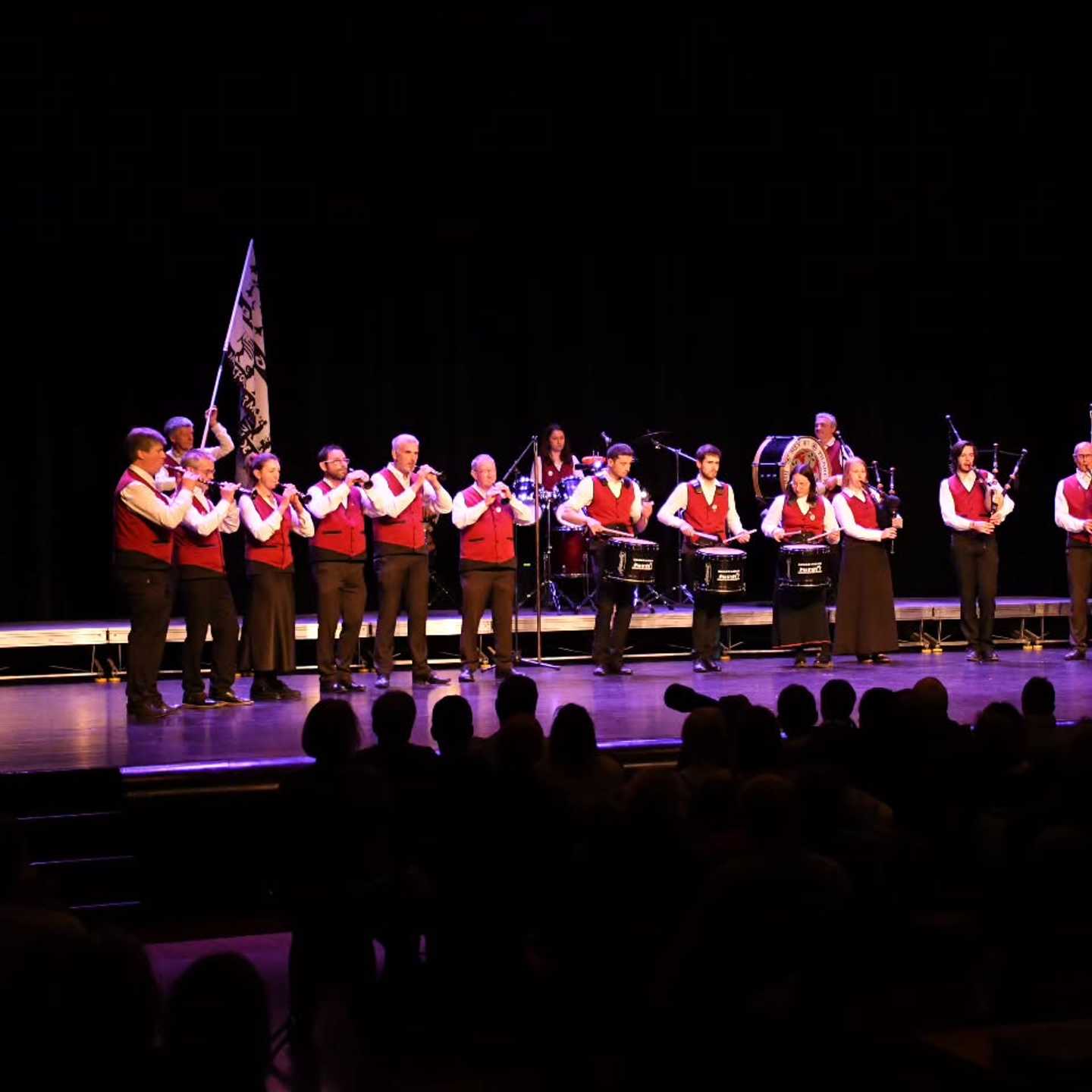 Le bagad recherche une salle de spectacle dans les environs de Montfort-sur-Meu pour le samedi 14 février afin de proposer une répétition ouverte au public pour présenter la suite qui sera jouée au concours de 4ème catégorie le lendemain.

montfortcomcom villedemontfortsurmeu lacdetremelin rennesvilleetmetropole destinationbroceliande plelan_le_grand breal_sous_montfort

Photo : Étienne Dol 2023